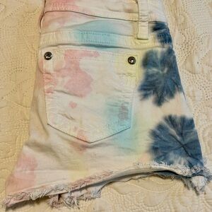 🌈 Miss Me Tie-Dye Mid-Rise Shorts – Size 29